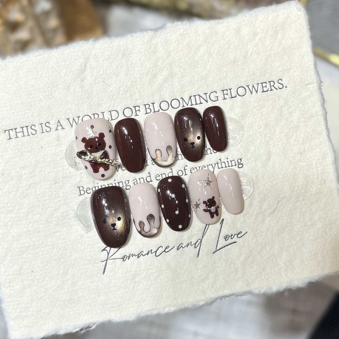 Whimsical Animal-Themed Press-On Nail Art Set Bowlift