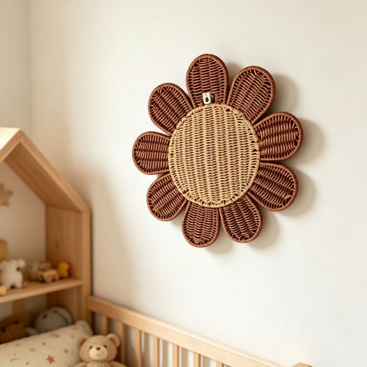 Wall hanger in flower design Bowlift