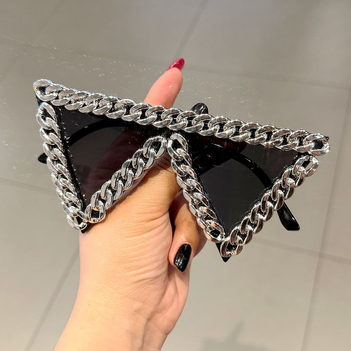 Women's trendy sunglasses with striking chain frame Bowlift