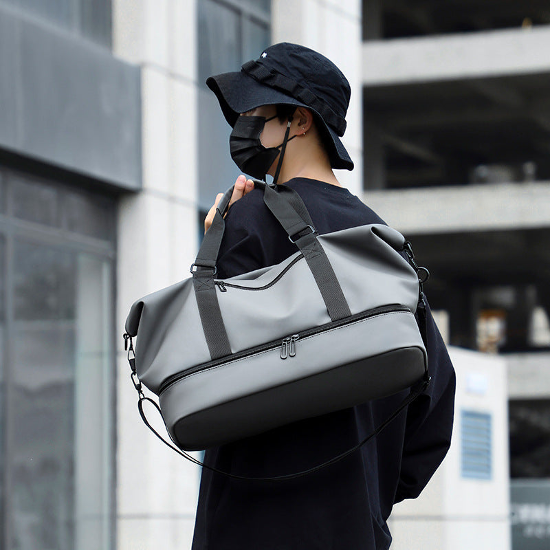 Sporty and Water-Repellent Duffel Bag with Adjustable Carrying System Bowlift