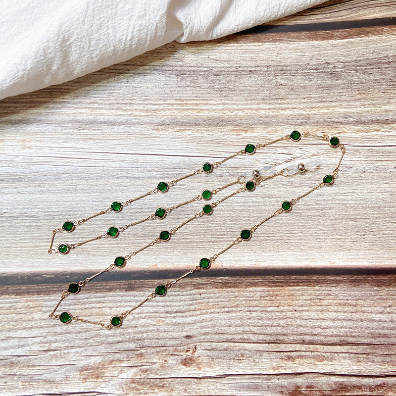 Elegant jewelry holder chain with onyx beads Bowlift
