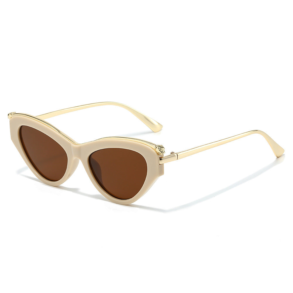 Glamorous Cat-Eye Sunglasses with Gradient Lenses Bowlift