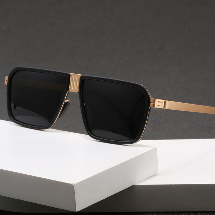 Women's fashionable sunglasses in a modern, square design Bowlift