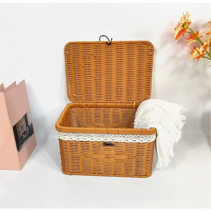 Women's braided basket with lid and lace top Bowlift