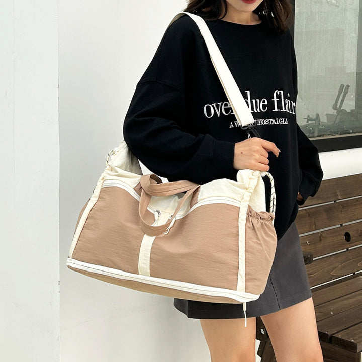 Sporty travel bag with smart organizer compartments Bowlift