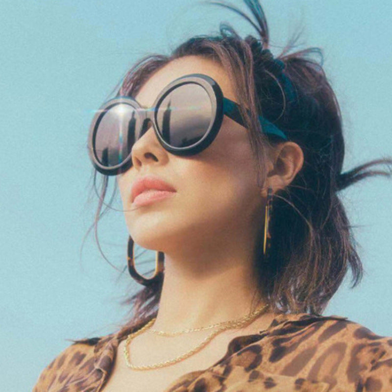 Ladies oversized fashionable sunglasses with elegant design Bowlift