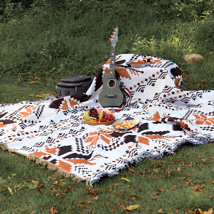 Patterned Throw Blanket Bowlift