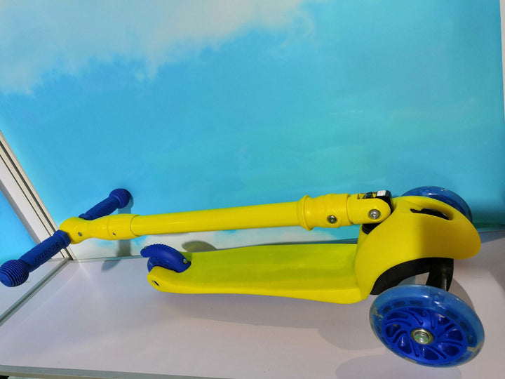 Three-Wheeled Adjustable Kick Scooter Bowlift