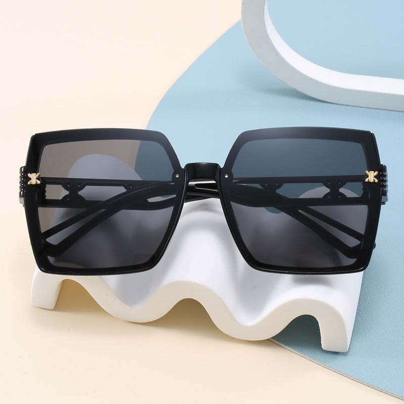 Ladies stylish oversized sunglasses Bowlift