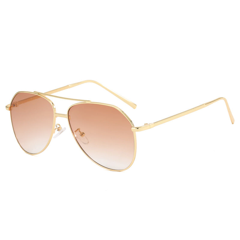 Ladies trendy aviator sunglasses with subtle gradient Bowlift