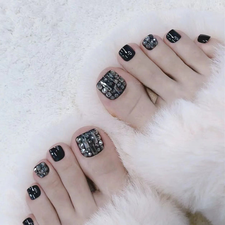 Artful toenails with glitter accents Bowlift