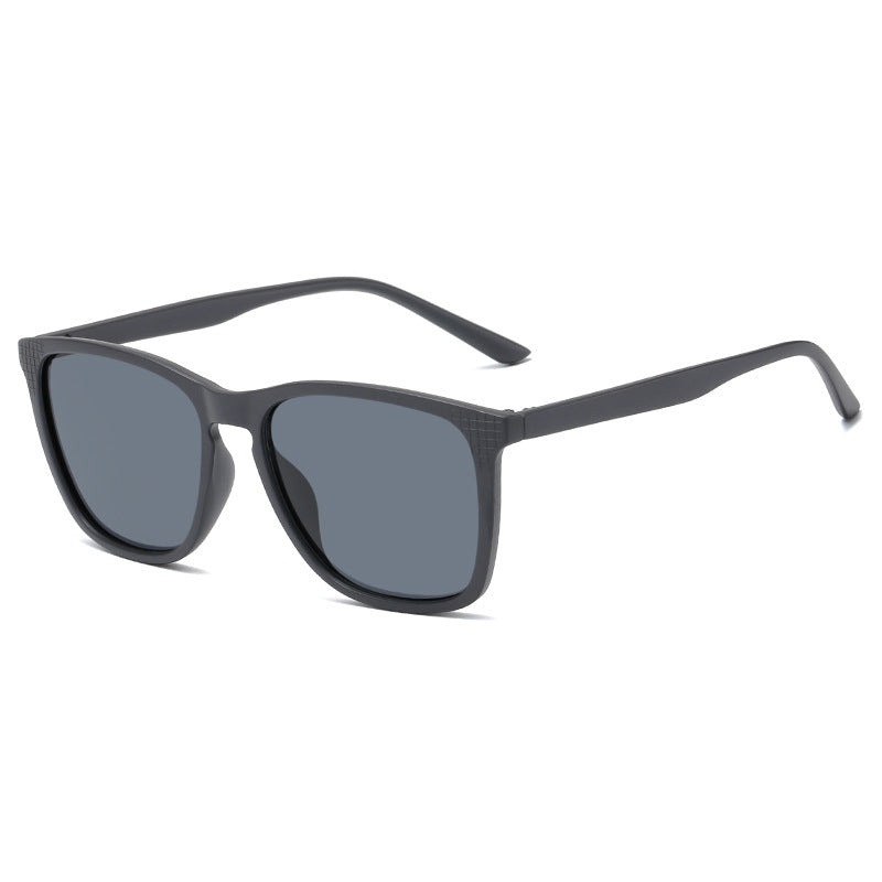 Ladies stylish sunglasses with modern, angular frame Bowlift