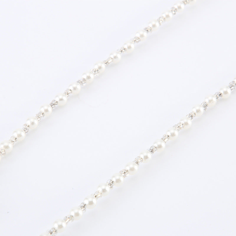 Elegant Beaded Glasses Chain Bowlift