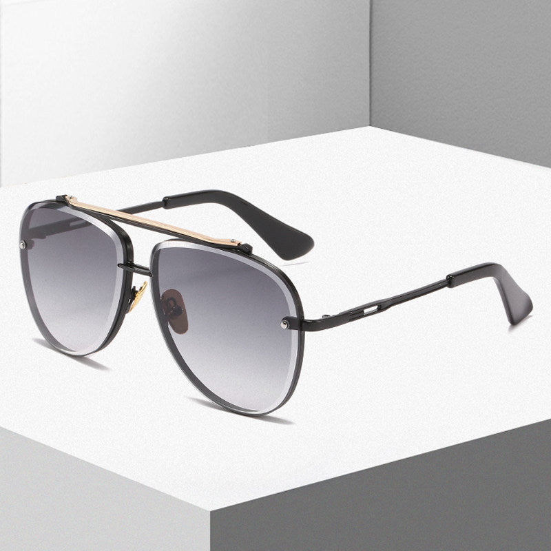 Women's Oversized Pilot Sunglasses with Adjustable Nose Pads and High-Quality Metal Frame Bowlift