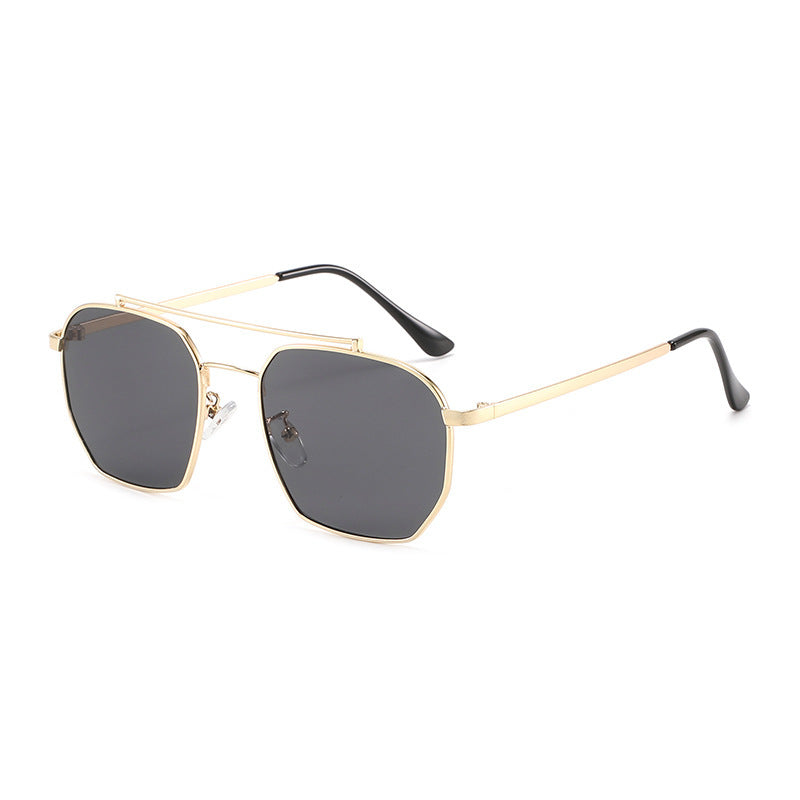 Fashion-Forward Angular Frame Sunglasses Bowlift