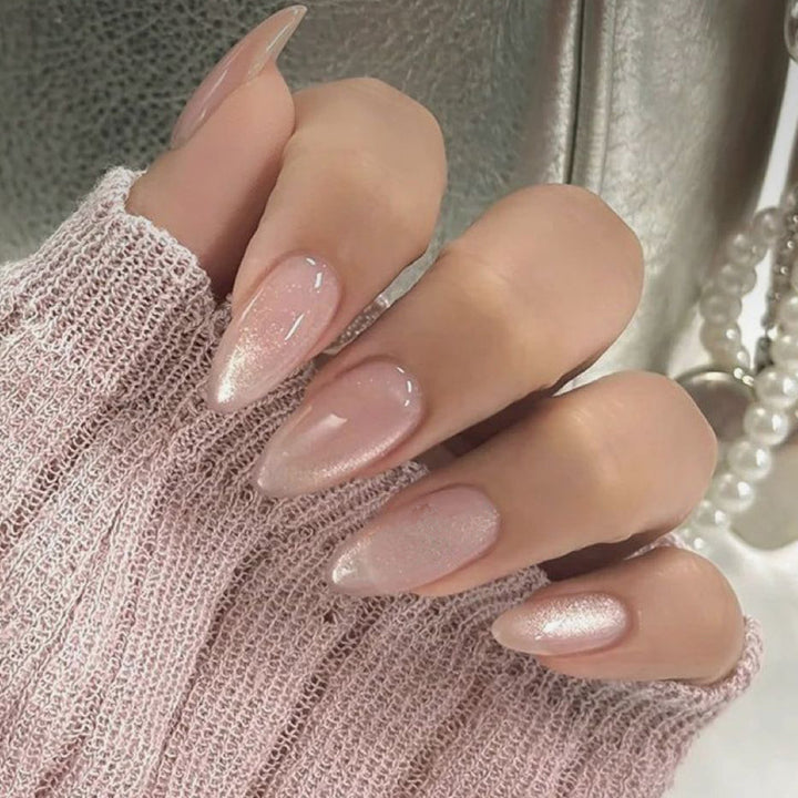 Artifical Nails with Elegant Shine Bowlift