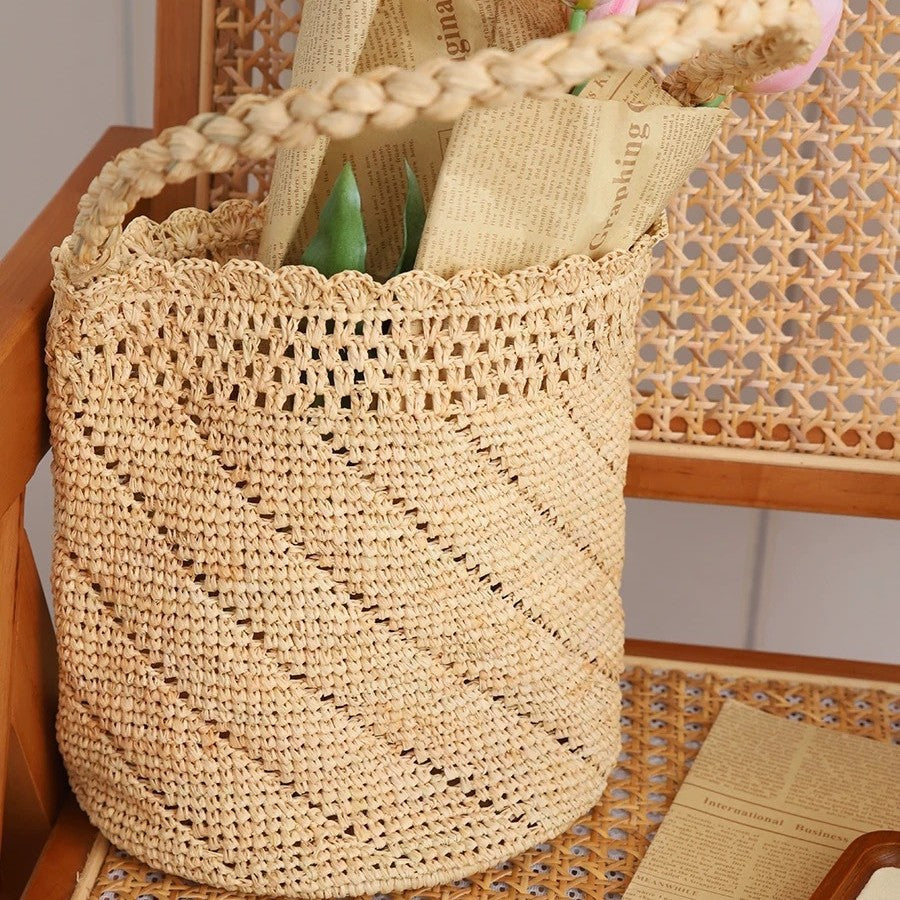 Handmade basket bag with unique weaving Bowlift