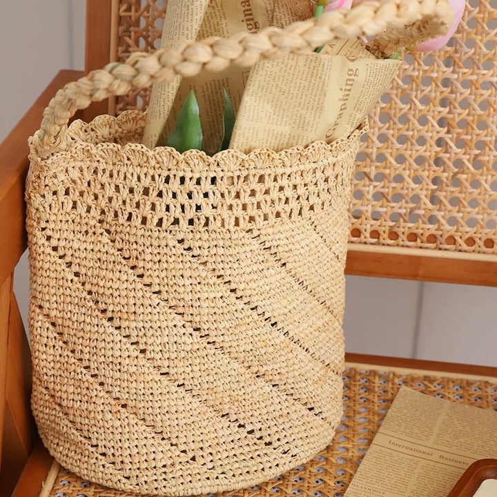 Handmade basket bag with unique weaving Bowlift