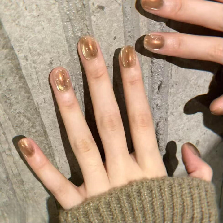 High-quality artificial nails with glossy finish Bowlift