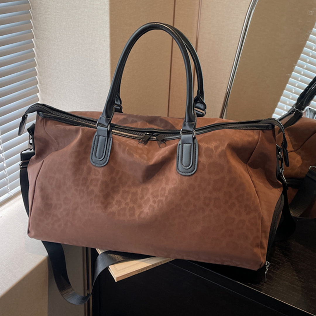 Elegant Travel Bag with Innovative Leopard Print Bowlift