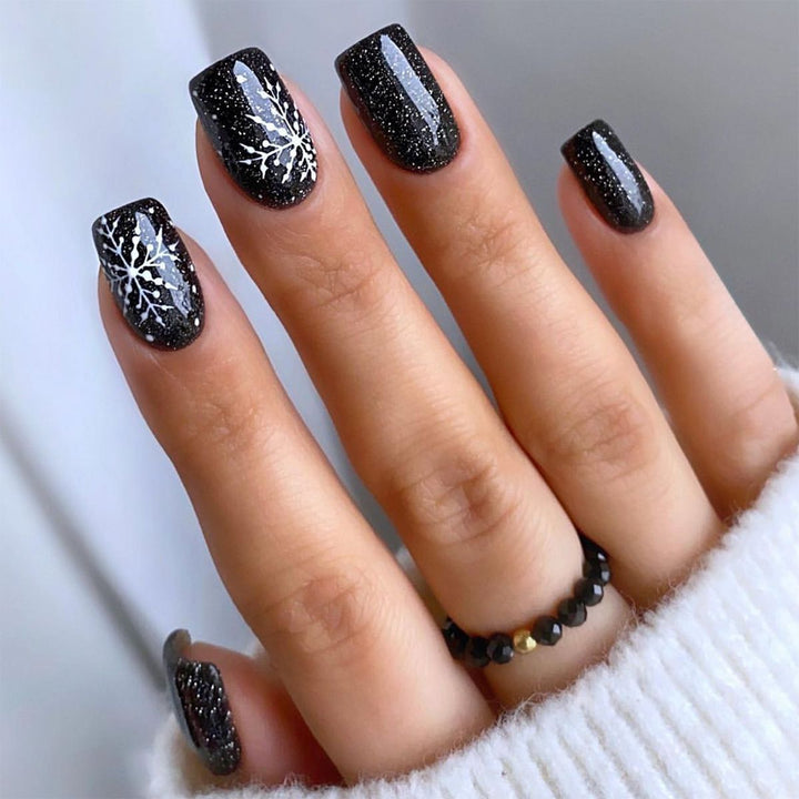 Decorative Press-On Nail Art Set with Elegant Floral and Shimmer Design Bowlift