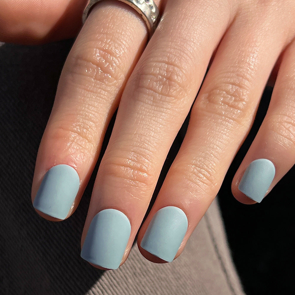 Artificial nail art with matte finish Bowlift