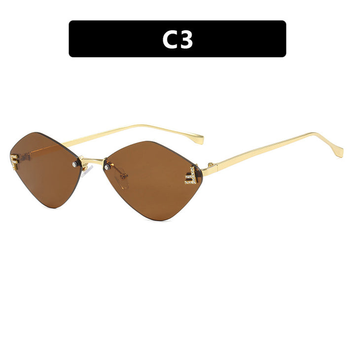 Women's geometric sunglasses in an extravagant design with gradient lenses Bowlift
