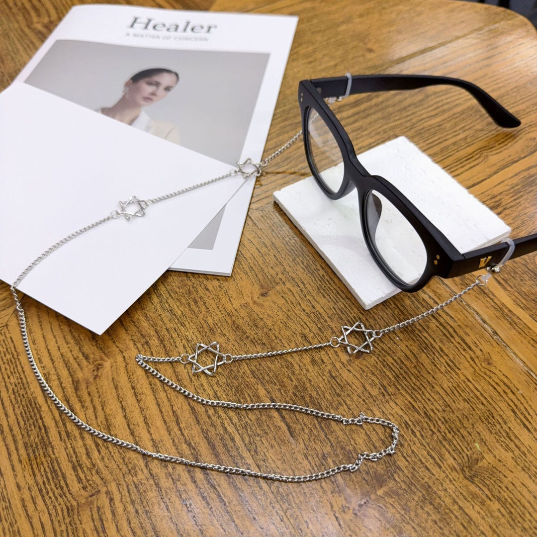 Dangle Chain Necklace with Star Accents Bowlift