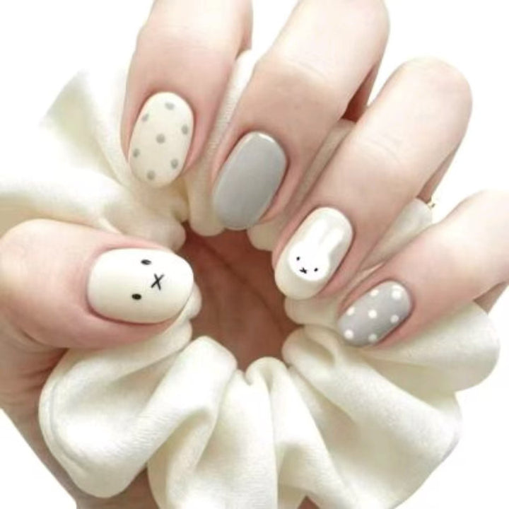 Whimsical Bunny-Themed Nail Art Set Bowlift