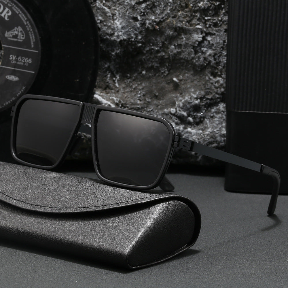 Women's fashionable sunglasses in a modern, square design Bowlift