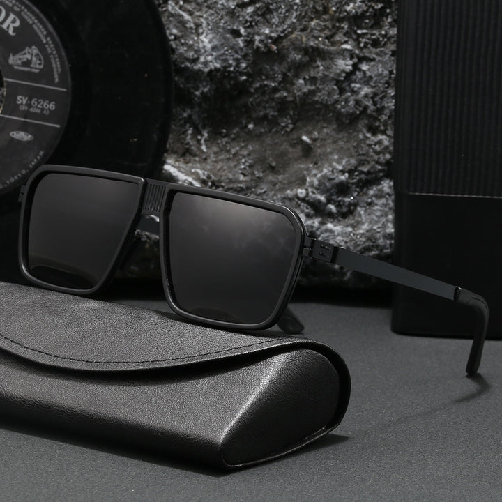 Women's fashionable sunglasses in a modern, square design Bowlift