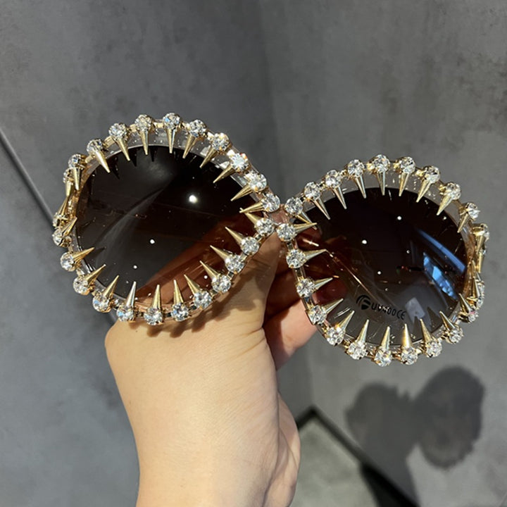 Women's stylish oversized sunglasses with eye-catching stud design Bowlift