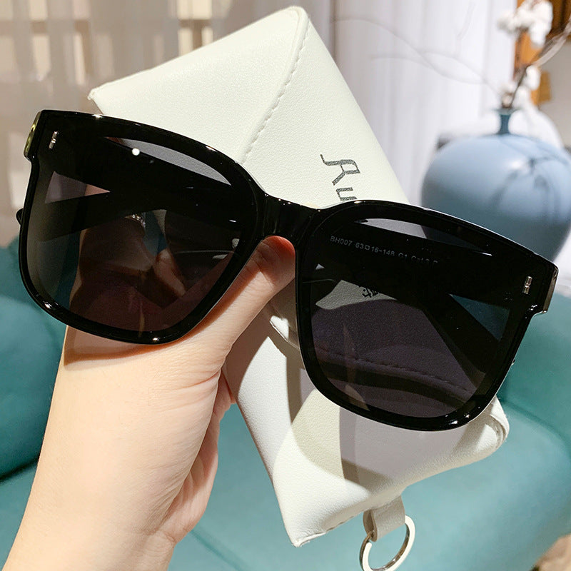 Women's Fashion Sunglasses in Trendy Square Design Bowlift