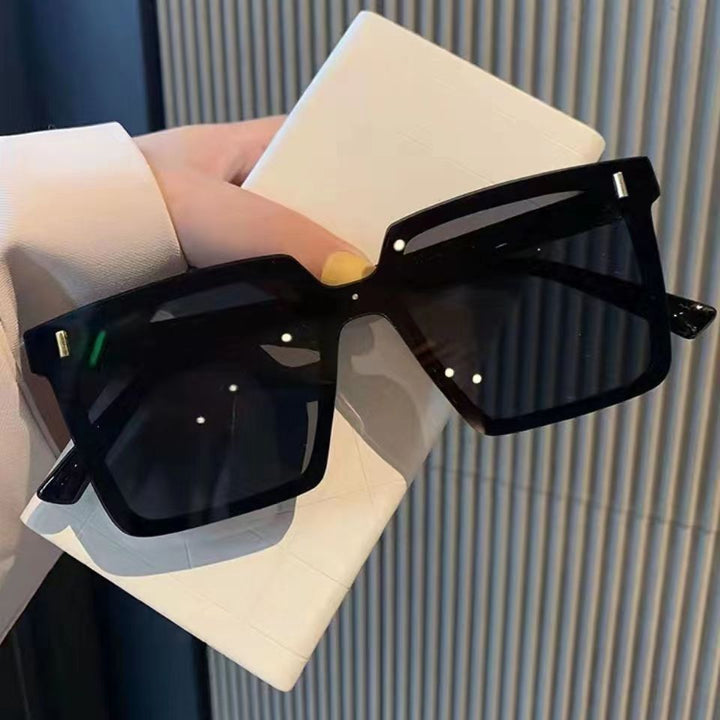 Women's fashionable square sunglasses with stylish frame Bowlift