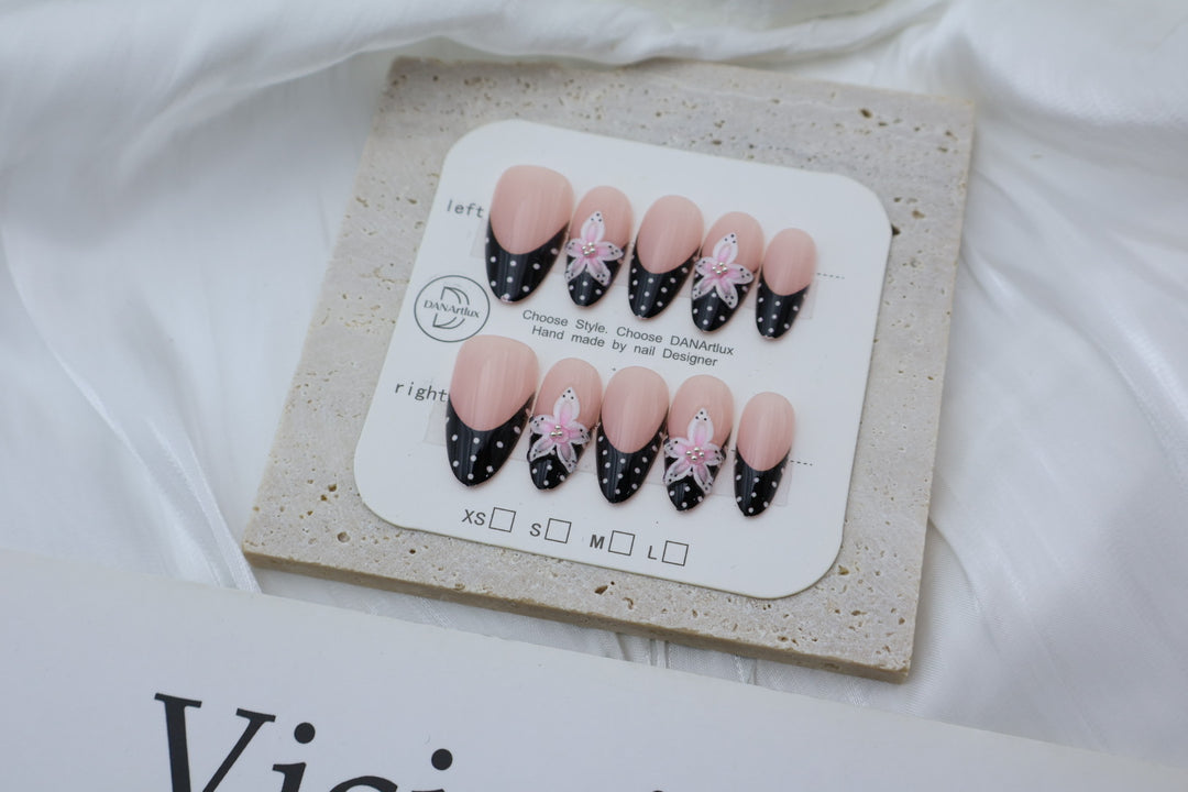 Artistic Press-On Nail Set with Floral Design Bowlift