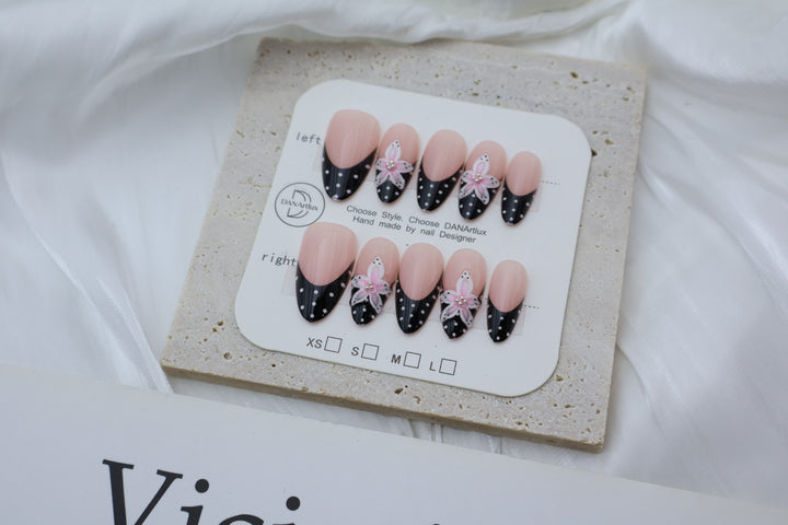 Artistic Press-On Nail Set with Floral Design Bowlift