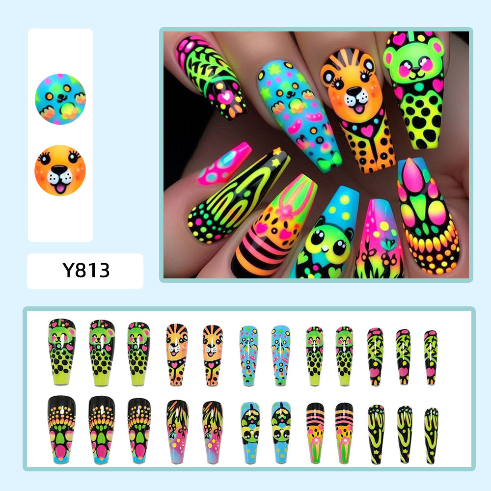 Elaborate nail art with animal motifs Bowlift