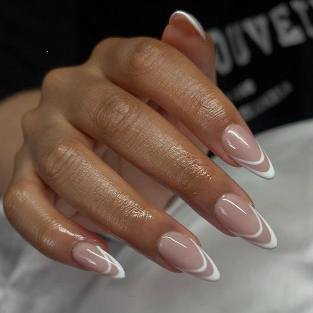 Elegant French Lace Artificial Nails Bowlift