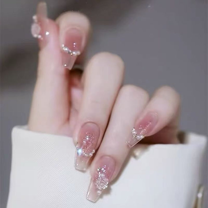 Elegant Artificial Nails with Sparkling Glitter Bowlift