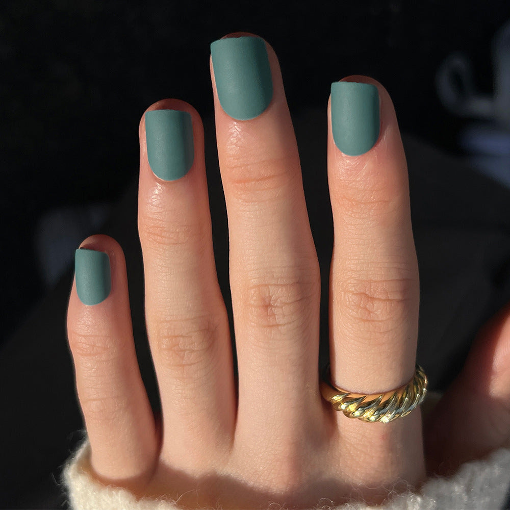 Artificial nail art with matte finish Bowlift
