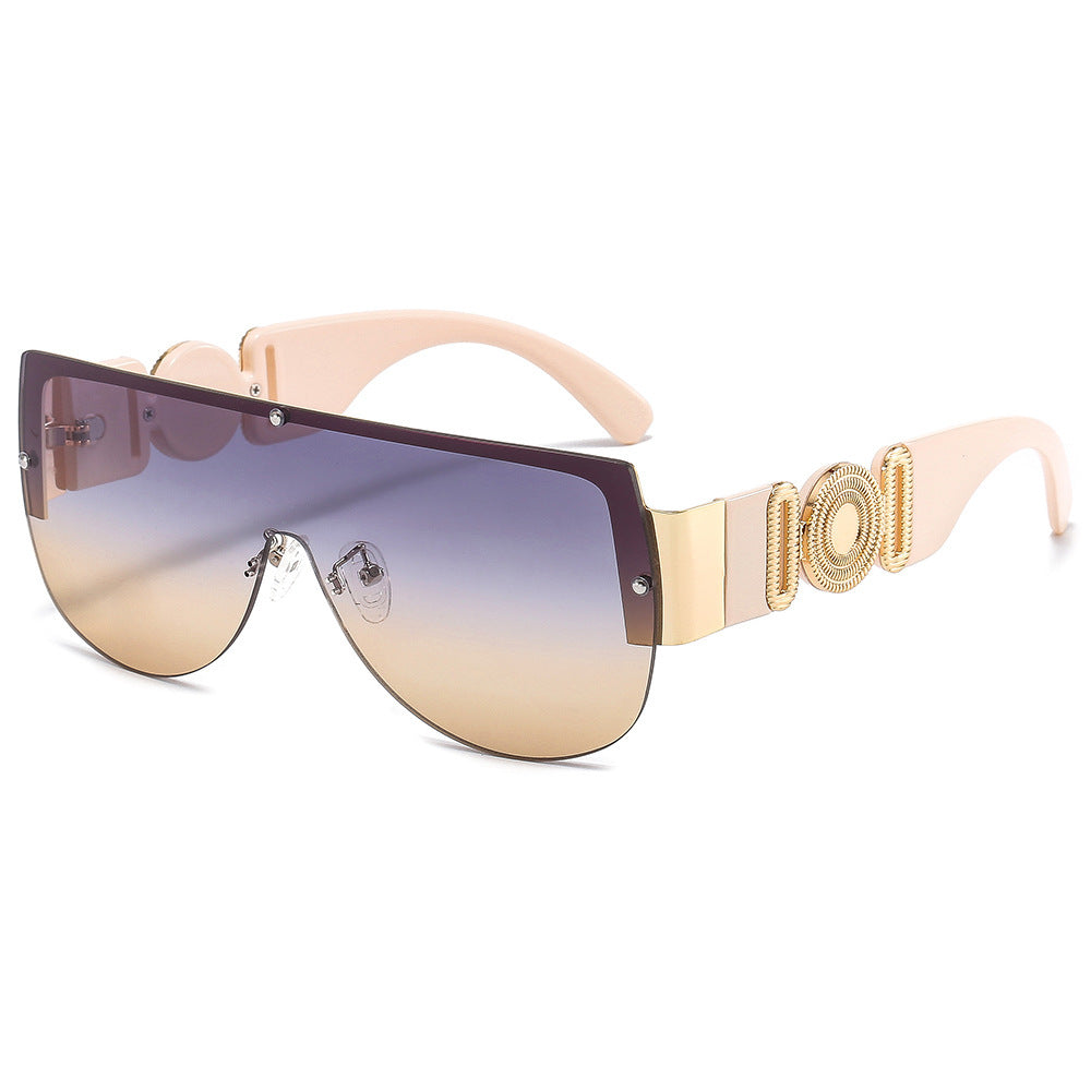 Women oversized sunglasses with luxurious gold accent Bowlift