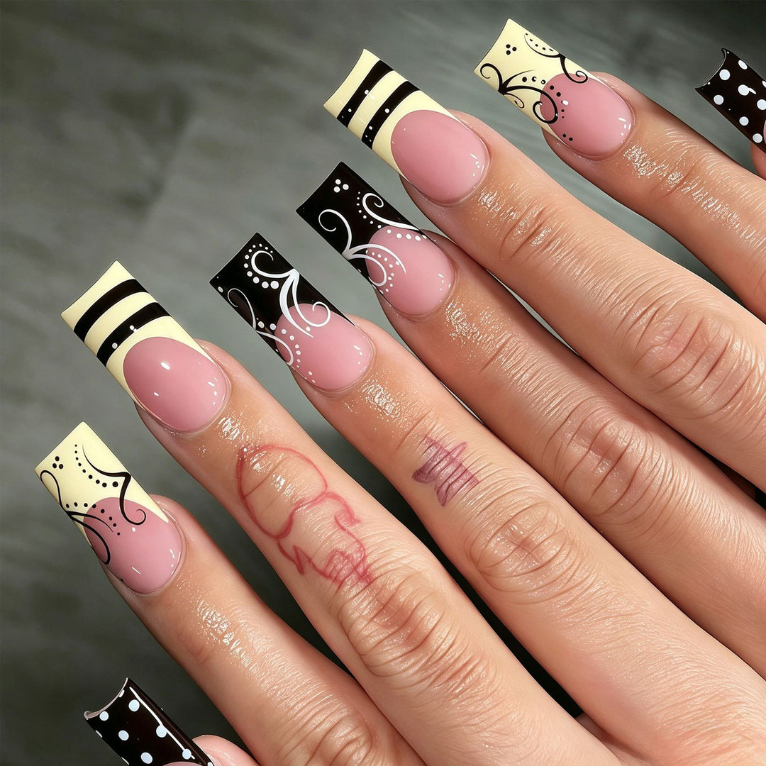 Decorative Long Press-On Nail Art Tips Bowlift