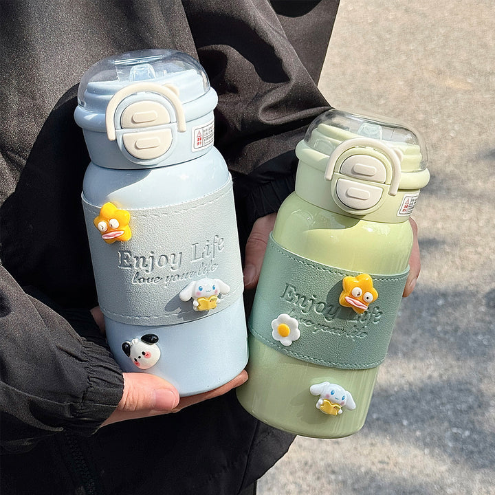 Ladies multifunctional drinking bottle with creative silicone elements Bowlift