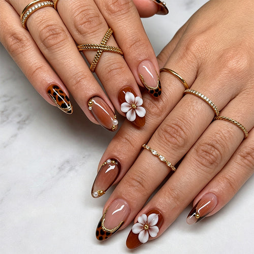 Elegant artificial nails with floral and animal motifs Bowlift