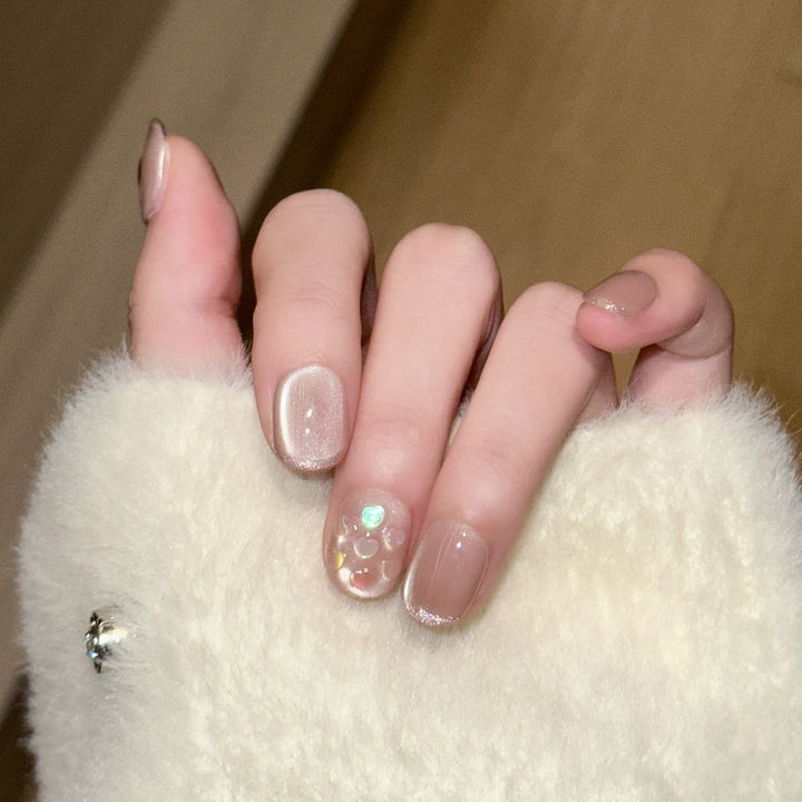 Heart-Accent Press-On Nail Set Bowlift