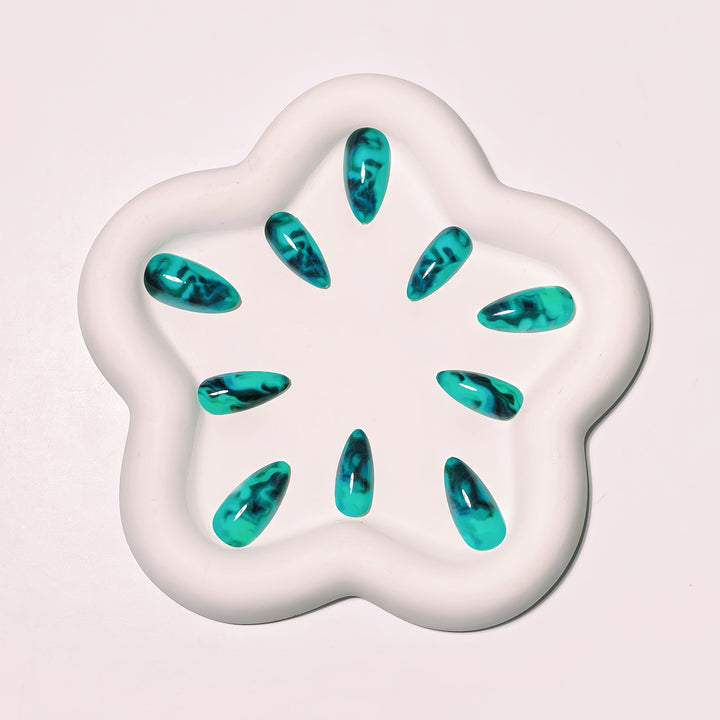 Elegant Swirl Pattern Nail Art Bowlift