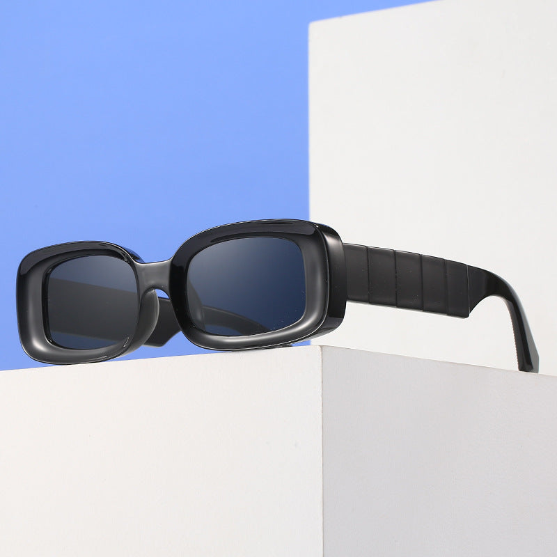 Women's fashionable sunglasses in unique square design Bowlift