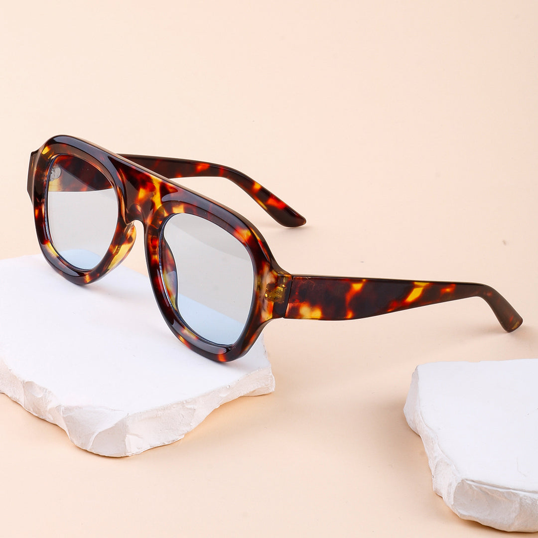 Women Designer Glasses in Retro Style Bowlift