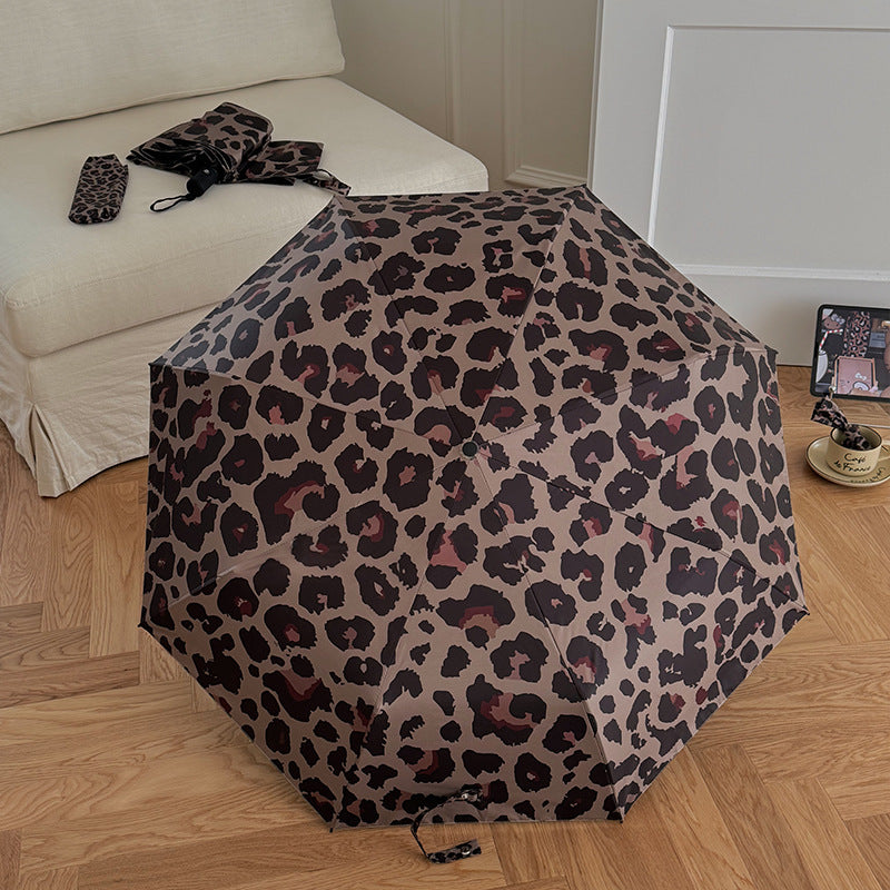 Women's Foldable Umbrella in Modern Leopard Pattern Bowlift