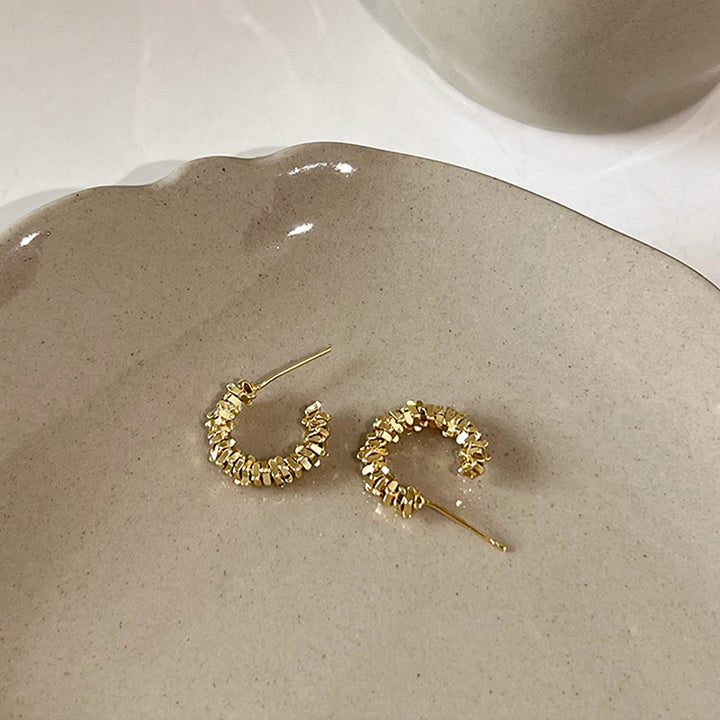 Sparkling hoops with sparkling details Bowlift
